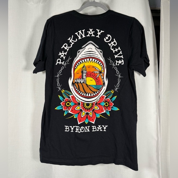 Parkway Drive Byron Bay Shark Lighthouse Graphic Black T-Shirt - Picture 5 of 9